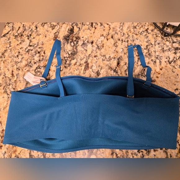 Victoria's Secret Wireless Strapless Bra - Picture 2 of 7